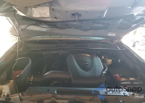 2018 Toyota Tacoma Double Cab из США, поврежденный, VIN 3TMAZ5CN9JM060615